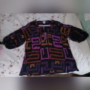 Avenue NWOT Geometric Patterned Blouse. Size 18 Has Zipper In The Front